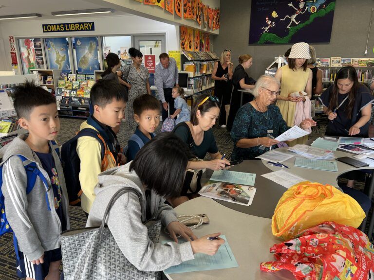 紐西蘭留學顧問從出發到抵達，生活上的建議以及到校報到，一整路的支持，我們都感覺很安心。