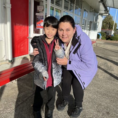 和喜歡的老師拍照